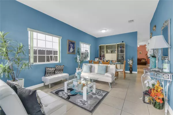 Miami, FL 33193,6682 SW 157th Ct