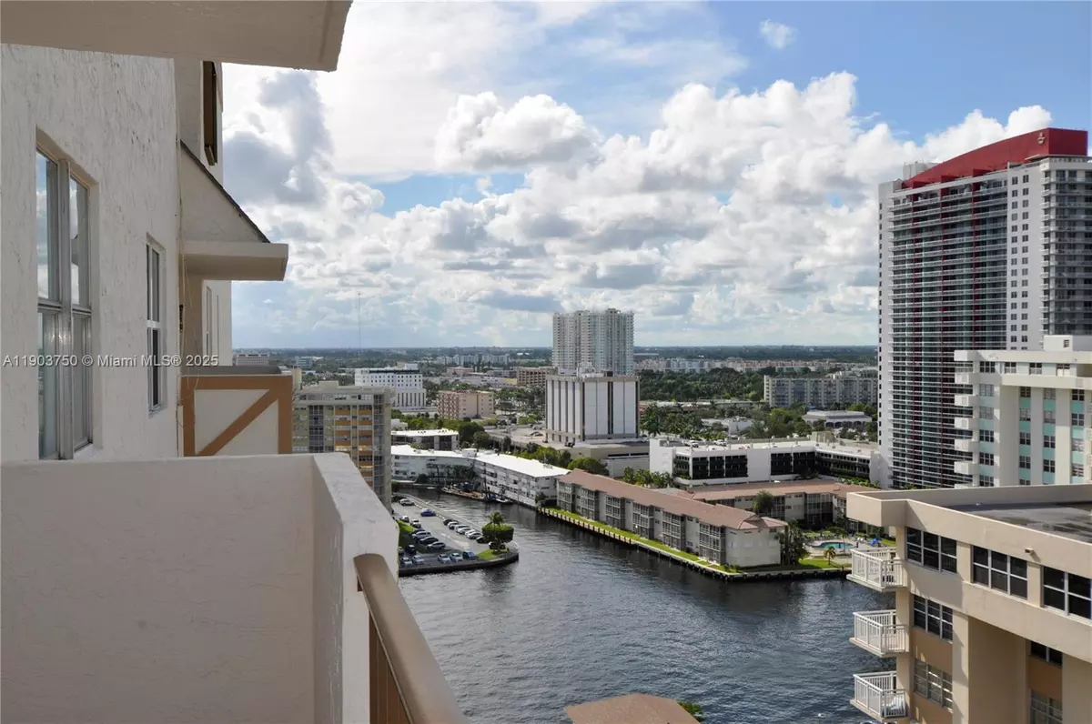 Hallandale Beach, FL 33009,1865 S Ocean Dr #20C