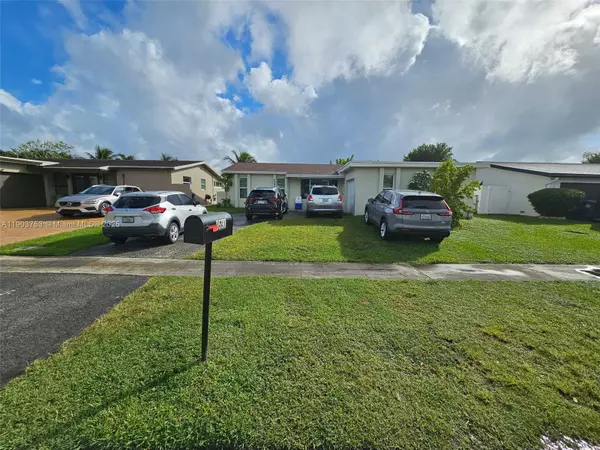 9590 NW 21st Mnr, Sunrise, FL 33322