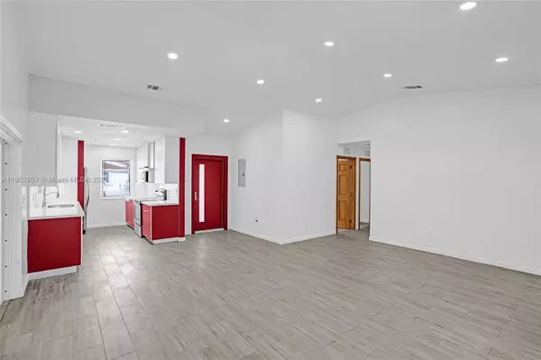 Miami, FL 33157,11482 SW 181st St