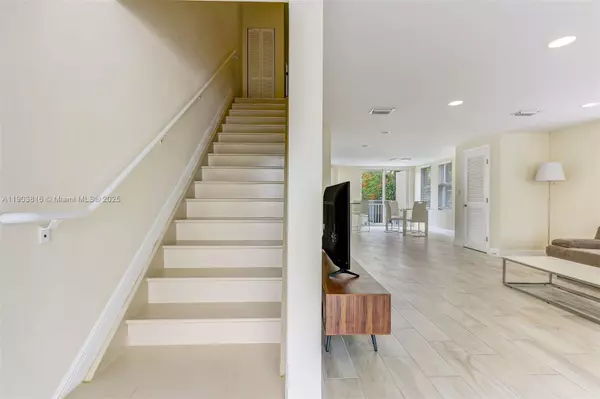 Miami, FL 33161,1620 NE 110th St #2B