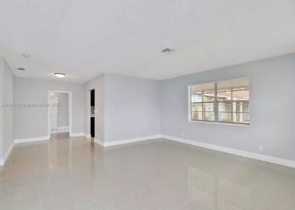 North Lauderdale, FL 33068,7603 Kimberly Blvd #0