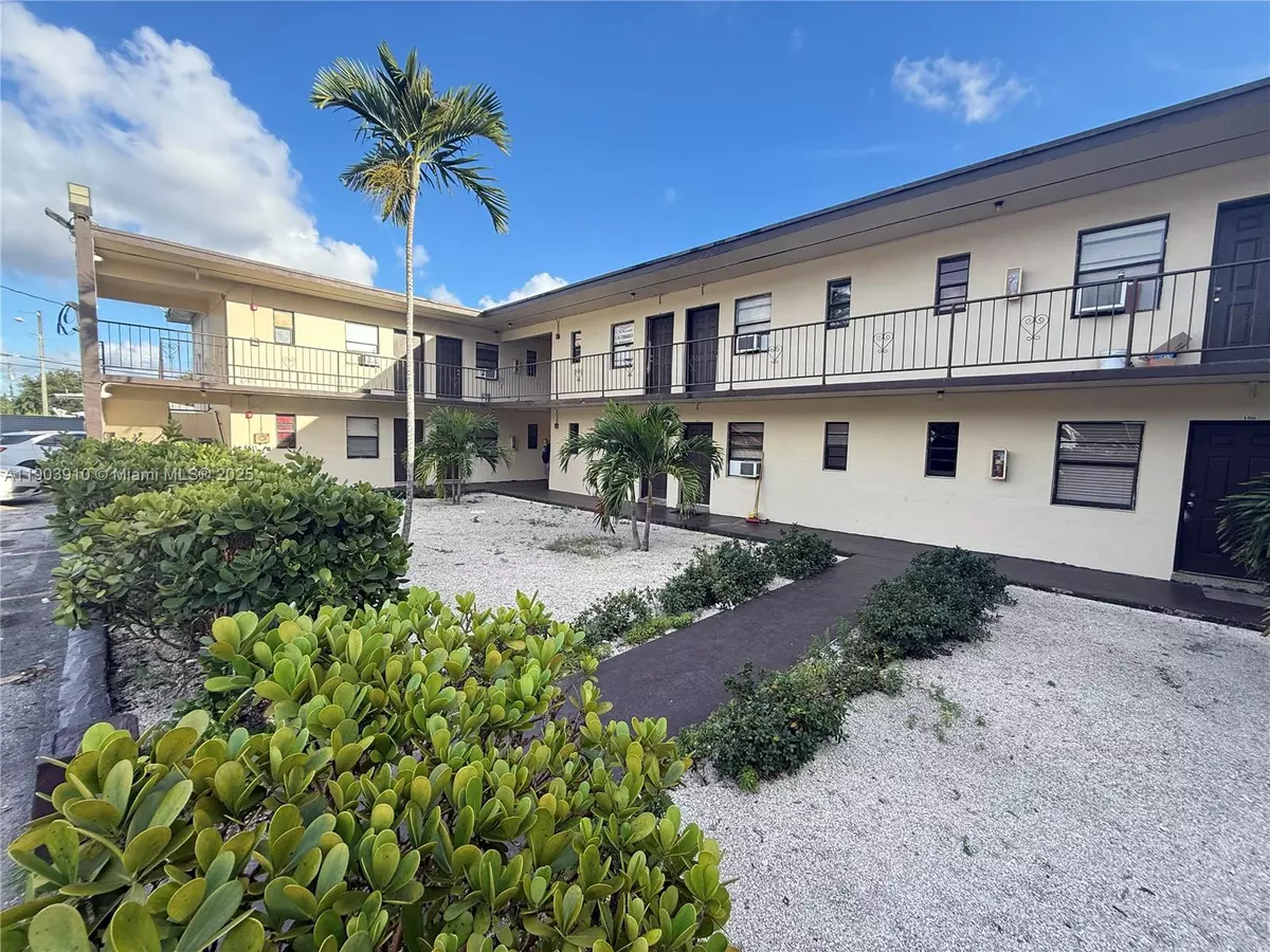 Miami, FL 33142,3330 NW 48th Ter #215