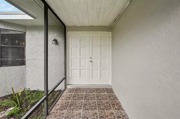 Port St. Lucie, FL 34983,285 SE Volkerts Ter