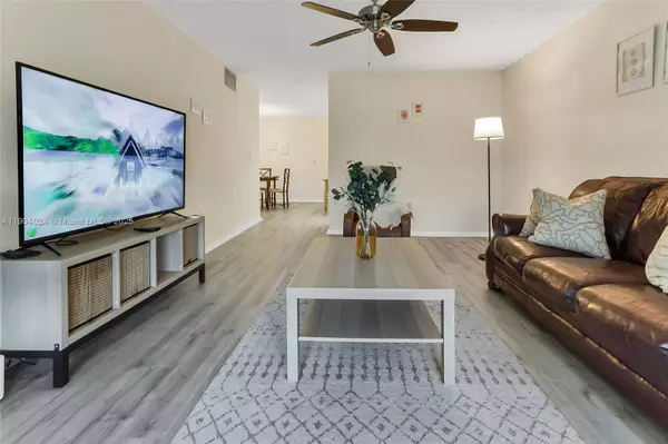 Plantation, FL 33313,7300 NW 17th St #220