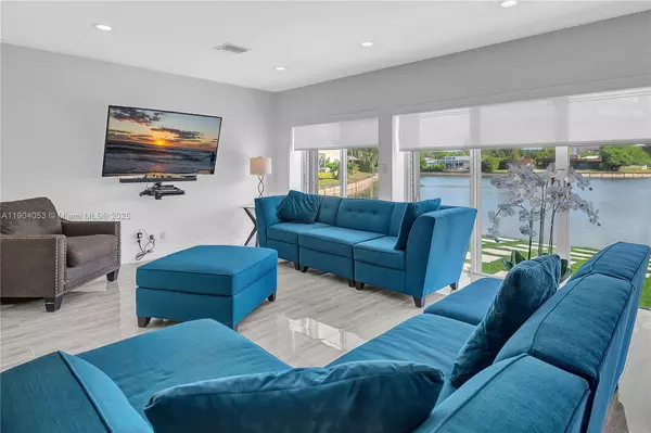 Tamarac, FL 33319,5602 White Cedar Ln