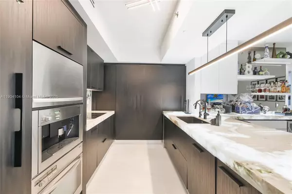 Miami Beach, FL 33139,450 Alton Rd #2603