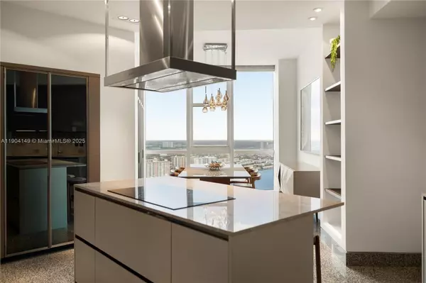 Sunny Isles Beach, FL 33160,18201 Collins Ave #TS-1