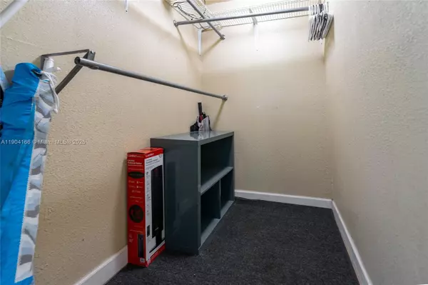 Miami, FL 33161,947 NE 149th St