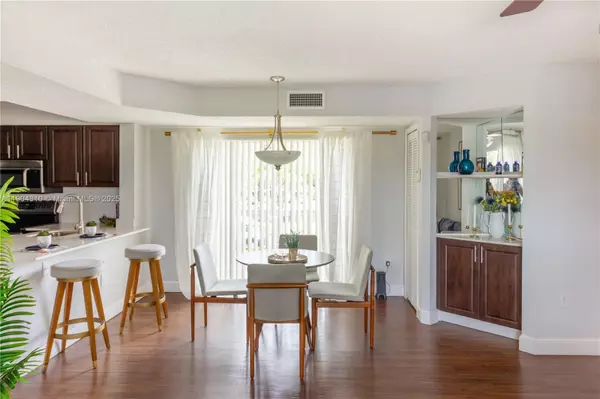 Miami Lakes, FL 33015,17200 NW 64th Ave #20-207