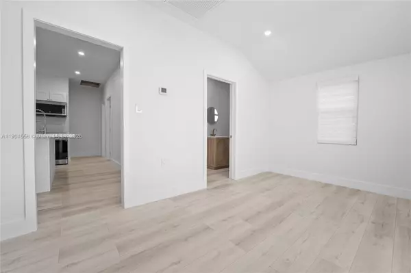 Miami, FL 33130,129 SW 9th Ave #1