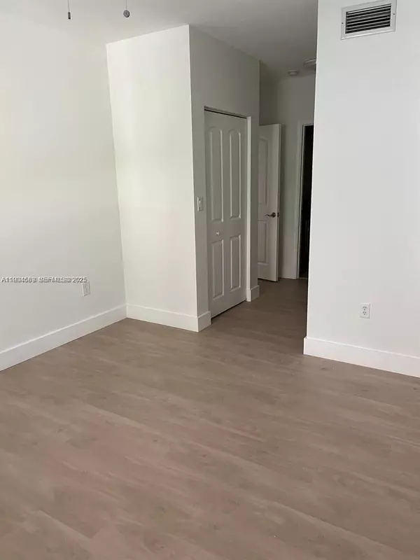 Miami, FL 33156,Address not disclosed