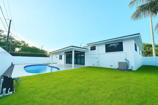 North Miami, FL 33161,20 NE 135th St