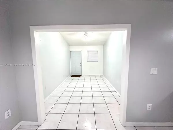 Miami, FL 33193,7680 SW 156th Ct #B115