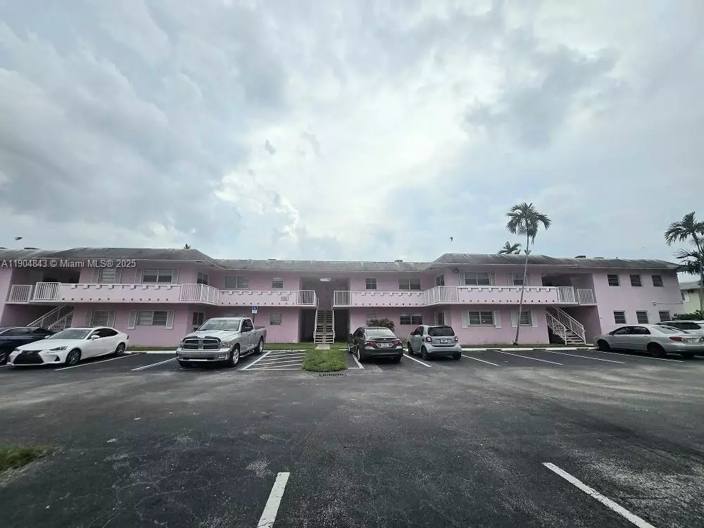 Miami, FL 33143,7520 SW 82nd St #G118