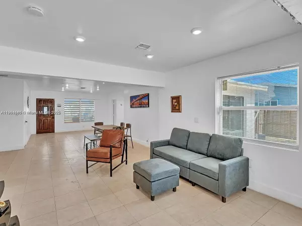 Hollywood, FL 33021,1530 N 56th Ave