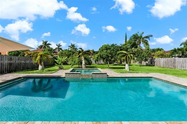 17080 SW 92nd Ct, Palmetto Bay, FL 33157