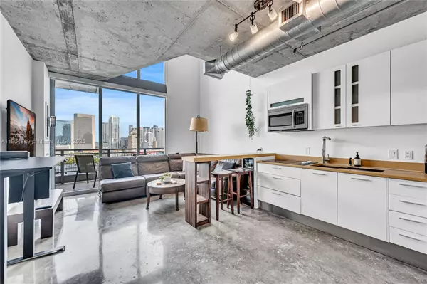 Miami, FL 33130,690 SW 1st Ct #1713