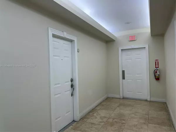 Coral Gables, FL 33134,223 Calabria Ave #10