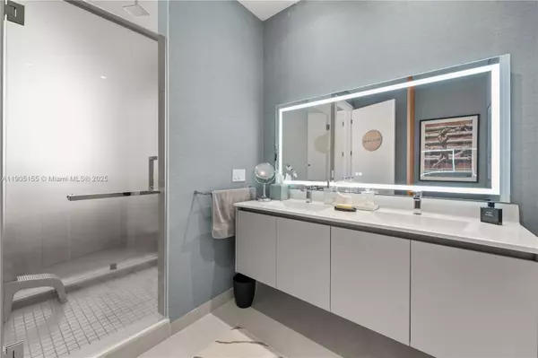 Miami Beach, FL 33139,1030 15th St #217