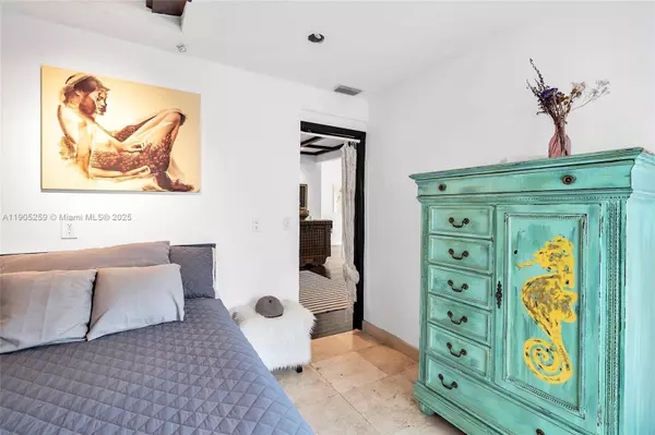 Miami Beach, FL 33141,1368 Normandy Dr