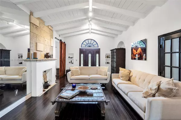 Miami Beach, FL 33141,1368 Normandy Dr