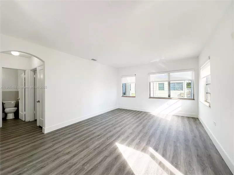 1920 Biarritz Dr #4, Miami Beach, FL 33141