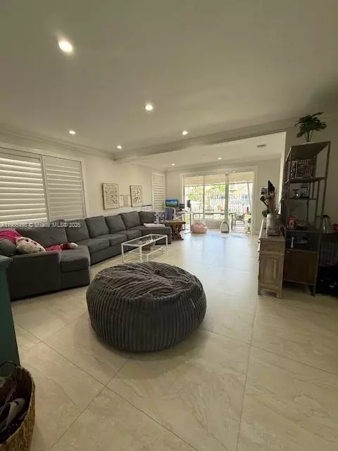 Miami, FL 33186,14686 SW 132nd Ct