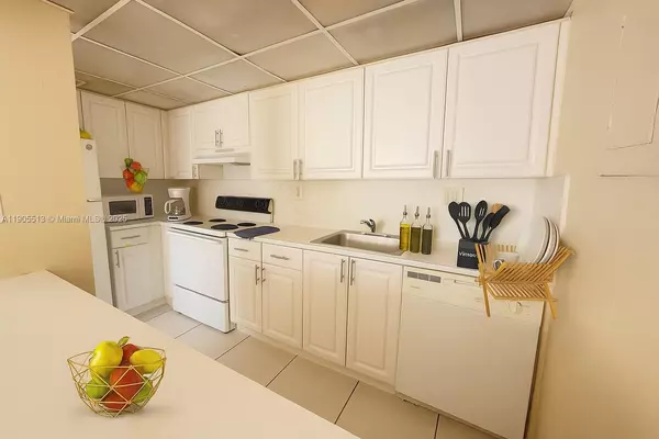 Hialeah, FL 33015,17650 NW 68th Ave #A3005