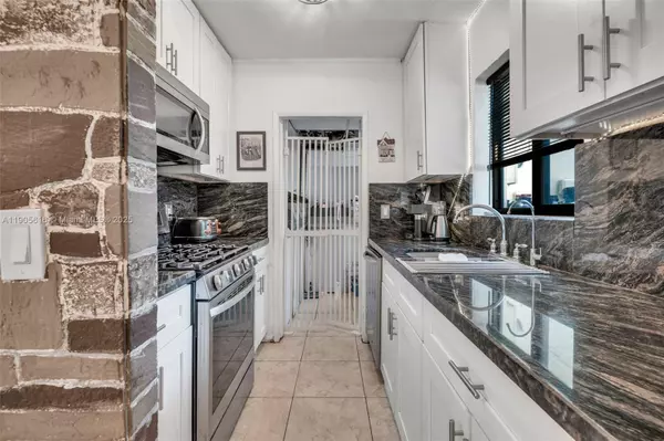 Miramar, FL 33023,6515 SW 26th St