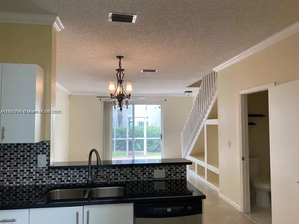 Weston, FL 33327,2142 Madeira Dr #2142