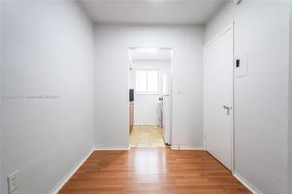 Miami Beach, FL 33141,7315 Harding Ave #2