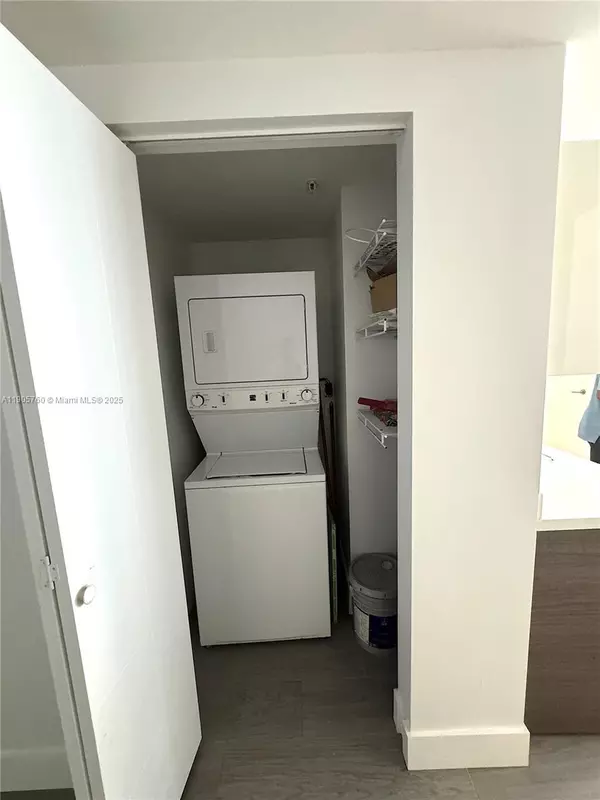 Miami, FL 33130,1010 SW 2nd Ave #910