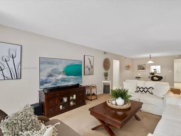 Coconut Creek, FL 33066,2004 Granada Dr #O2