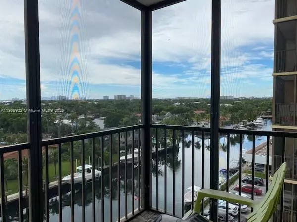 North Miami, FL 33181,2500 NE 135th St #B605