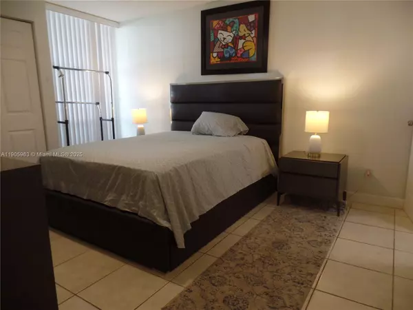 Sunny Isles Beach, FL 33160,210 172nd St #127