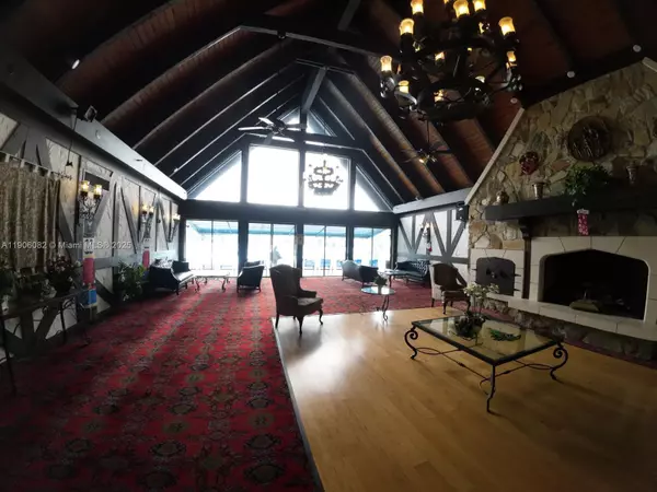 Lauderhill, FL 33319,3730 Inverrary Dr #3B