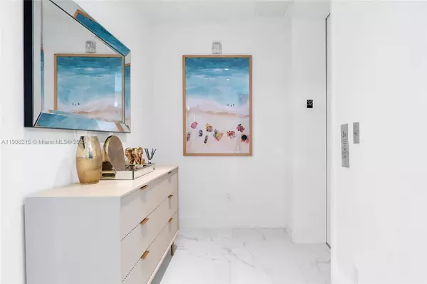 Sunny Isles Beach, FL 33160,16901 Collins Ave #3203
