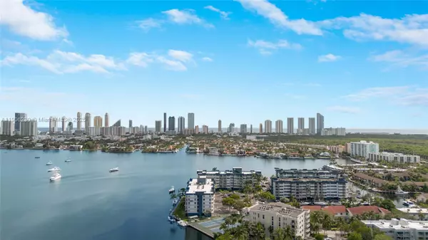 North Miami Beach, FL 33160,16385 Biscayne Blvd #3202