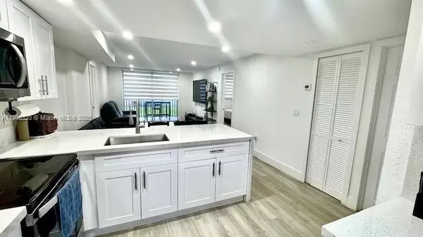 Miami, FL 33183,14155 SW 87th St #E108