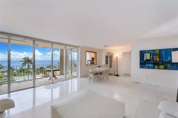 Key Biscayne, FL 33149,881 Ocean Dr #5D