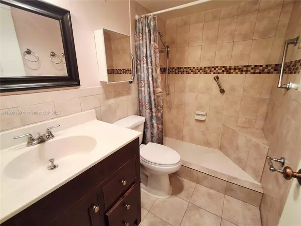 Palm Springs, FL 33461,3000 Springdale Blvd #V109