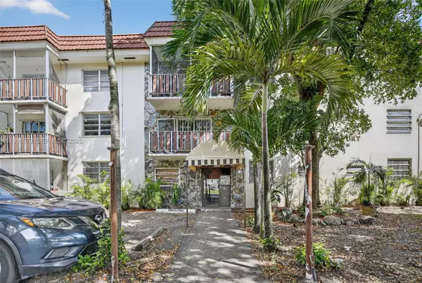 North Miami, FL 33161,13655 NE 10th Ave #101