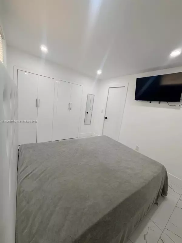 Miami, FL 33142,2953 NW 45th St