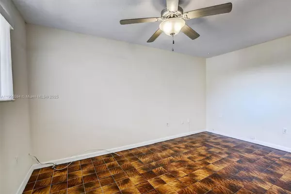 North Miami, FL 33161,13655 NE 10th Ave #308