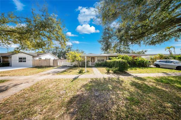 Cooper City, FL 33328,9426 SW 52nd St