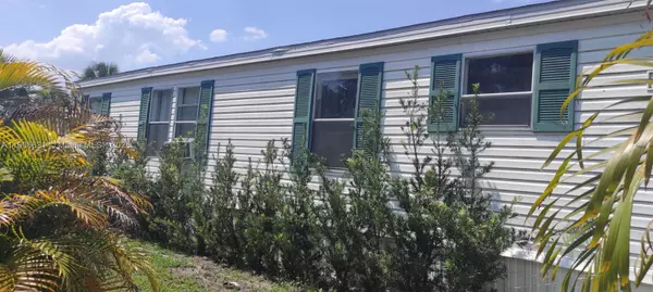 9801 Oaks St, Tampa, FL 33635