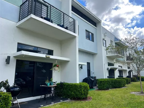 Plantation, FL 33317,4428 NW 9th St #4428