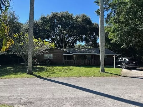 Lake Worth, FL 33463,4556 Woodmere Ln