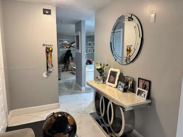 Plantation, FL 33324,9528 NW 9th Ct